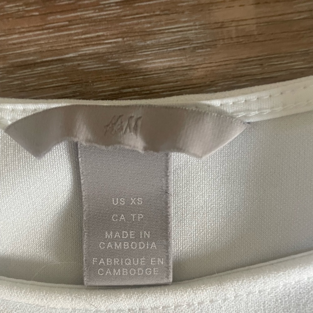 H&M blouse - Picture 2 of 2